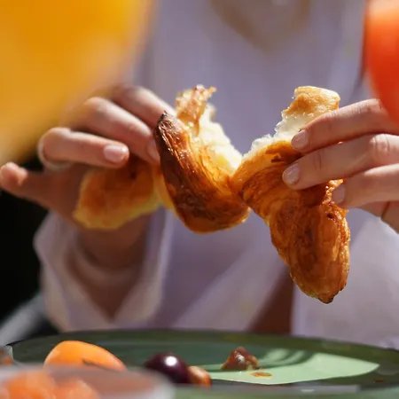 Pensionat Marcelle En Camargue - Intra Muros - Piscine Et Jardin - Petit Dejeuner Compris 4*