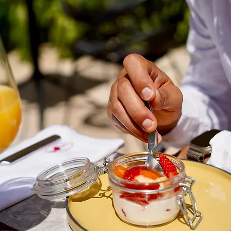 Πανσιόν Marcelle En Camargue - Intra Muros - Piscine Et Jardin - Petit Dejeuner Compris Aigues-Mortes