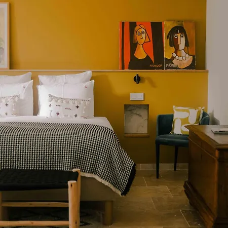 Marcelle En Camargue - Intra Muros - Piscine Et Jardin - Petit Dejeuner Compris Pensionat 4*